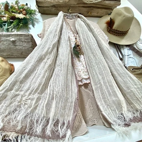 ⭐️Trendy gauze reversible scarf/wrap w prairie/cottage core vibe - Picture 5 of 14